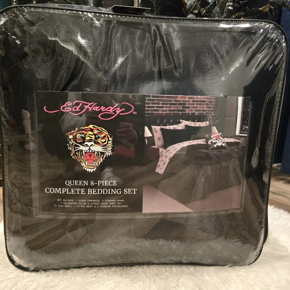 Ex Hardy Queen 8piece complete Bedding setBrand new